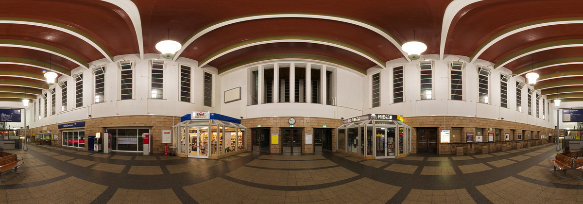 BahnhofZwickauWartehalle.jpg