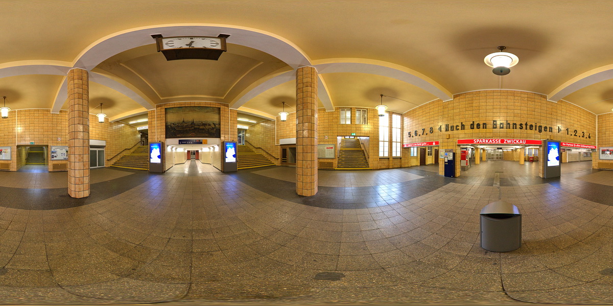 BahnhofZuDenBahnsteigen.jpg